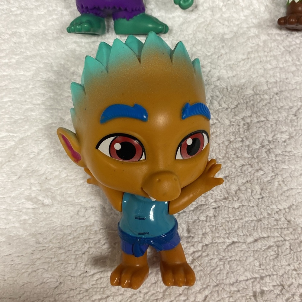 Hasbro Netflix Super monsters vinyl 4” figure lot - Picture 5 of 7